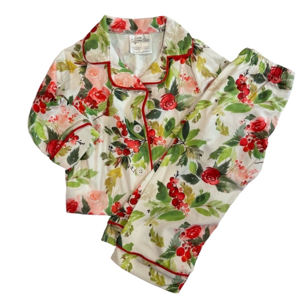 NWOT Christmas button down Floral Pajama‎ Set with Red and Green Accents